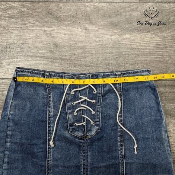 Pacsun Women's Lace Up Front Denim Skirt Size 25 (2) - Picture 3 of 5